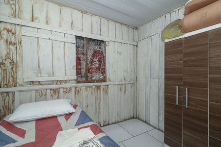 Quarto de casa para alugar com 2 quartos, 10m² em Rubem Berta, Porto Alegre
