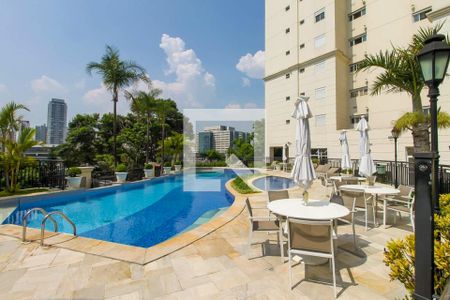 Apartamento à venda com 96m², 4 quartos e 2 vagas Apartamento à venda com 96m², 4 quartos e 2 vagasÁrea comum - Piscina