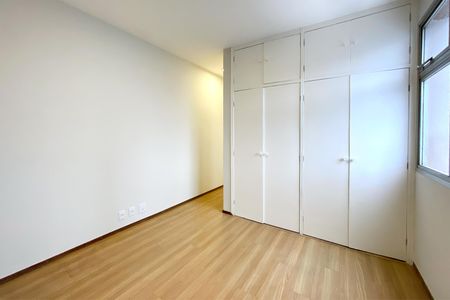 Suite de apartamento para alugar com 1 quarto, 50m² em Funcionários, Belo Horizonte