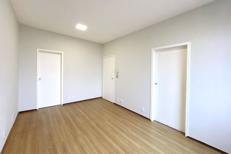 Sala de apartamento para alugar com 1 quarto, 50m² em Funcionários, Belo Horizonte