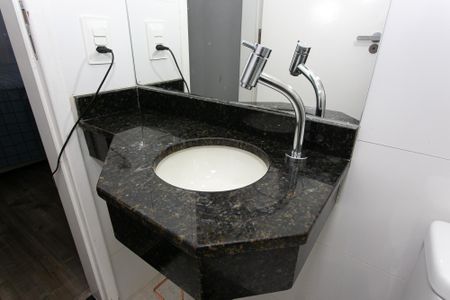 Casa de condomínio à venda com 130m², 3 quartos e 2 vagas Casa de condomínio à venda com 130m², 3 quartos e 2 vagasBanheiro da Suíte