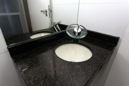 Casa de condomínio à venda com 130m², 3 quartos e 2 vagas Casa de condomínio à venda com 130m², 3 quartos e 2 vagasBanheiro da SuíteBanheiro Social