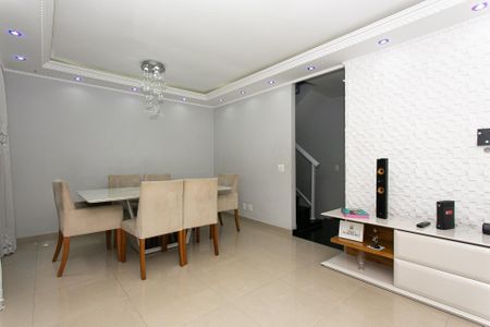 Casa de condomínio à venda com 130m², 3 quartos e 2 vagas Casa de condomínio à venda com 130m², 3 quartos e 2 vagasSala