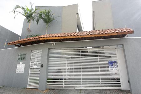Casa de condomínio à venda com 130m², 3 quartos e 2 vagas Casa de condomínio à venda com 130m², 3 quartos e 2 vagasFachada