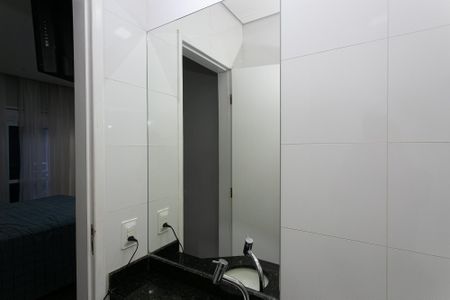 Casa de condomínio à venda com 130m², 3 quartos e 2 vagas Casa de condomínio à venda com 130m², 3 quartos e 2 vagasBanheiro da Suíte