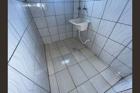 Casa para alugar com 60m², 2 quartos e 1 vagaÁrea de serviço 