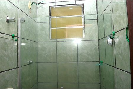 Banheiro de casa para alugar com 1 quarto, 56m² em Maria Goretti, Belo Horizonte