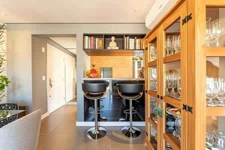 Sala  de apartamento para alugar com 2 quartos, 65m² em São João, Porto Alegre