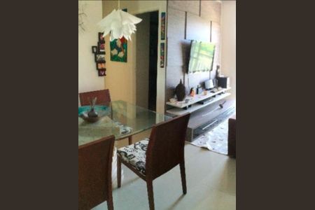 Sala de apartamento para alugar com 2 quartos, 56m² em Jardim Tupanci, Barueri