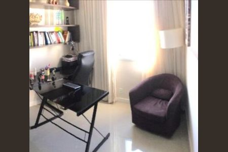 Quarto de apartamento para alugar com 2 quartos, 56m² em Jardim Tupanci, Barueri