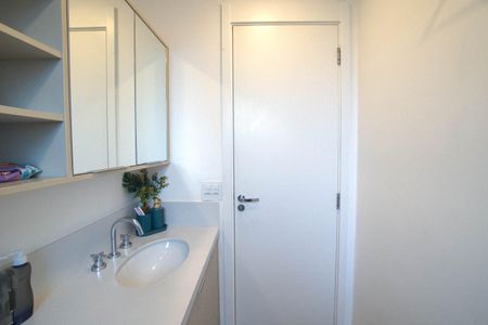 Apartamento à venda com 100m², 3 quartos e 2 vagas Apartamento à venda com 100m², 3 quartos e 2 vagasBanheiro da Suíte