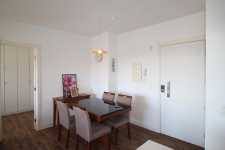 Sala de apartamento para alugar com 1 quarto, 47m² em Partenon, Porto Alegre
