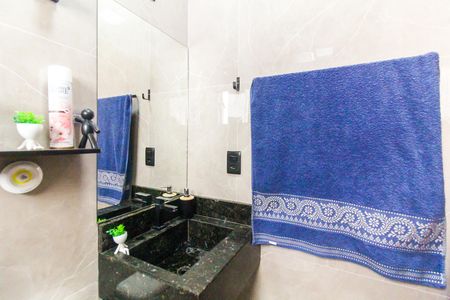 Casa à venda com 63m², 2 quartos e 2 vagas Casa à venda com 63m², 2 quartos e 2 vagasBanheiro da Suíte 1