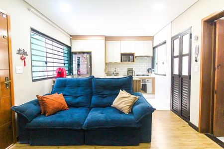 Casa à venda com 63m², 2 quartos e 2 vagas Casa à venda com 63m², 2 quartos e 2 vagasSala/Cozinha