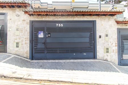 Casa à venda com 63m², 2 quartos e 2 vagas Casa à venda com 63m², 2 quartos e 2 vagasFachada + Placa