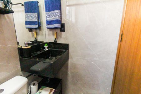 Casa à venda com 63m², 2 quartos e 2 vagas Casa à venda com 63m², 2 quartos e 2 vagasBanheiro da Suíte 2