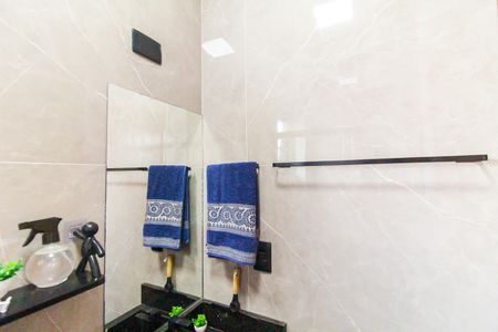 Casa à venda com 63m², 2 quartos e 2 vagas Casa à venda com 63m², 2 quartos e 2 vagasBanheiro da Suíte 2