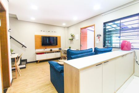 Casa à venda com 63m², 2 quartos e 2 vagas Casa à venda com 63m², 2 quartos e 2 vagasSala/Cozinha