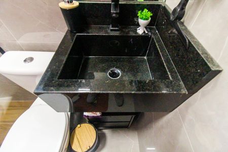 Casa à venda com 63m², 2 quartos e 2 vagas Casa à venda com 63m², 2 quartos e 2 vagasBanheiro da Suíte 2