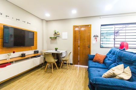 Casa à venda com 63m², 2 quartos e 2 vagas Casa à venda com 63m², 2 quartos e 2 vagasSala/Cozinha