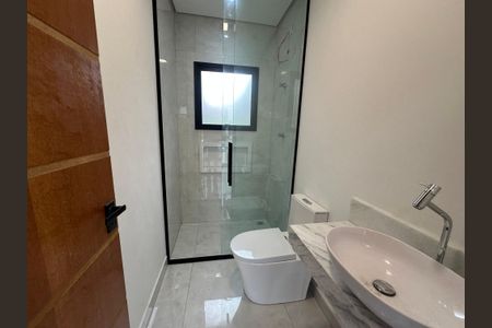 Casa à venda com 137m², 3 quartos e 2 vagasBanheiro da Suíte 1