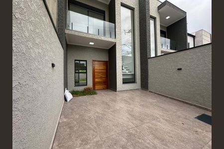 Casa à venda com 137m², 3 quartos e 2 vagasGaragem