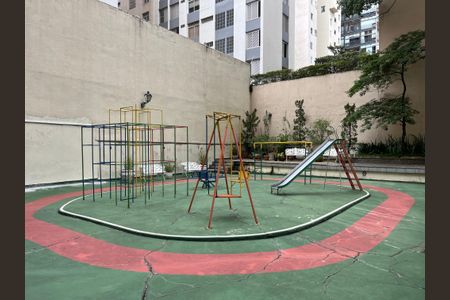 Apartamento para alugar com 220m², 4 quartos e 2 vagas Apartamento para alugar com 220m², 4 quartos e 2 vagasÁrea comum - Playground