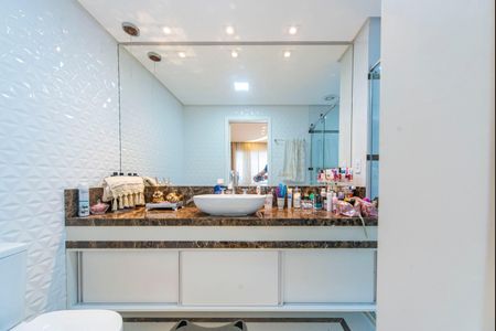 Apartamento à venda com 115m², 2 quartos e 3 vagasBanheiro do Quarto 2