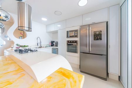 Apartamento à venda com 115m², 2 quartos e 3 vagasCozinha 