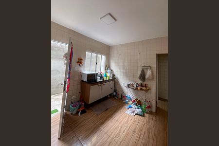 Cozinha 1 de casa à venda com 4 quartos, 187m² em São João Climaco, São Paulo