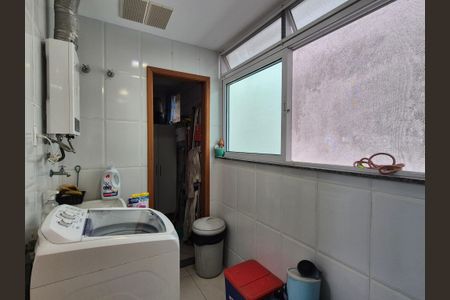 Apartamento à venda com 122m², 3 quartos e 2 vagas Apartamento à venda com 122m², 3 quartos e 2 vagasÁrea de Serviço