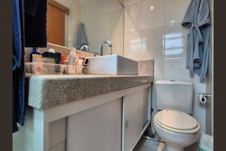 Apartamento à venda com 122m², 3 quartos e 2 vagas Apartamento à venda com 122m², 3 quartos e 2 vagasBanheiro da Suíte