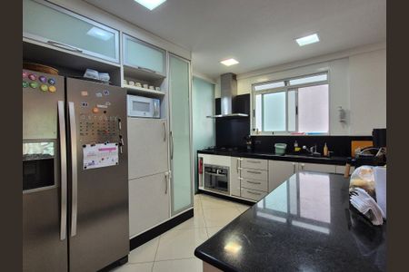 Apartamento à venda com 122m², 3 quartos e 2 vagas Apartamento à venda com 122m², 3 quartos e 2 vagasCozinha