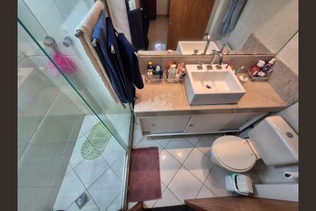 Apartamento à venda com 122m², 3 quartos e 2 vagas Apartamento à venda com 122m², 3 quartos e 2 vagasBanheiro da Suíte