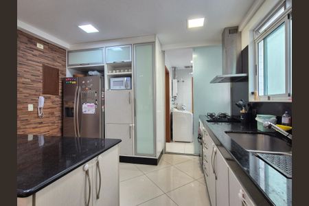 Apartamento à venda com 122m², 3 quartos e 2 vagas Apartamento à venda com 122m², 3 quartos e 2 vagasCozinha