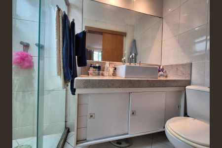 Apartamento à venda com 122m², 3 quartos e 2 vagas Apartamento à venda com 122m², 3 quartos e 2 vagasBanheiro da Suíte