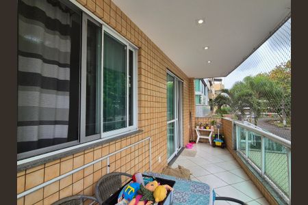 Apartamento à venda com 122m², 3 quartos e 2 vagas Apartamento à venda com 122m², 3 quartos e 2 vagasVaranda