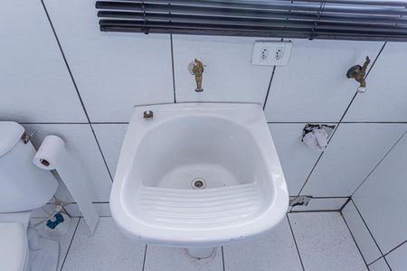 Casa para alugar com 25m², 1 quarto e sem vagaBanheiro social e área de serviço 