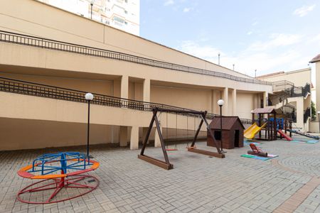 Apartamento para alugar com 49m², 2 quartos e 1 vaga Apartamento para alugar com 49m², 2 quartos e 1 vagaÁrea comum - Playground