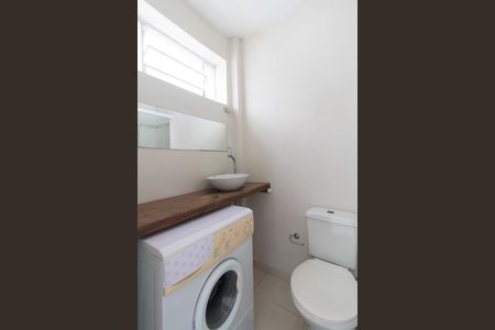 Banheiro de apartamento para alugar com 1 quarto, 43m² em Centro Histórico, Porto Alegre