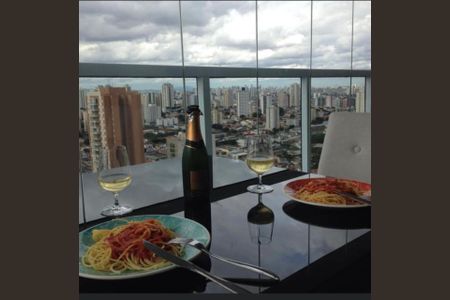 Apartamento à venda com 65m², 2 quartos e 1 vaga Apartamento à venda com 65m², 2 quartos e 1 vagaVaranda