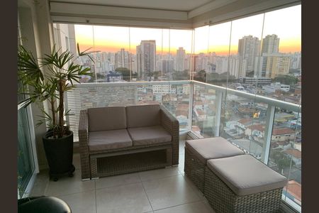 Apartamento à venda com 65m², 2 quartos e 1 vaga Apartamento à venda com 65m², 2 quartos e 1 vagaVaranda