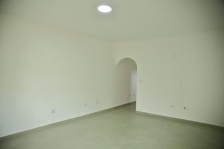 Casa para alugar com 211m², 3 quartos e 2 vagasSala