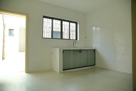 Casa para alugar com 211m², 3 quartos e 2 vagasCozinha 