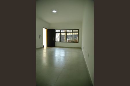 Casa para alugar com 211m², 3 quartos e 2 vagasSala