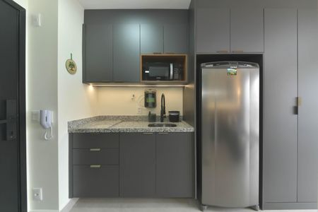 Cozinha de kitnet/studio à venda com 1 quarto, 25m² em Vila Cordeiro, São Paulo