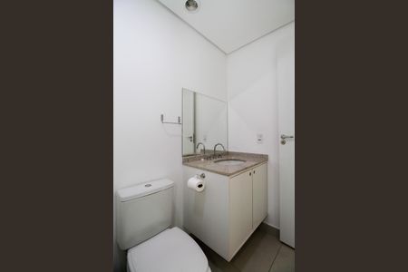 Banheiro de kitnet/studio para alugar com 1 quarto, 30m² em Pinheiros, São Paulo