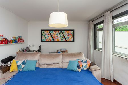 Casa à venda com 179m², 3 quartos e 2 vagasSala