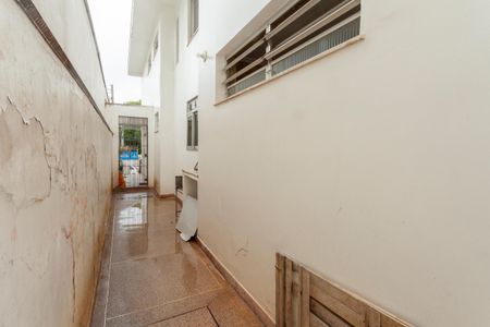Casa à venda com 179m², 3 quartos e 2 vagasCorredor
