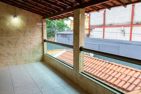 Casa para alugar com 60m², 2 quartos e sem vagaVaranda